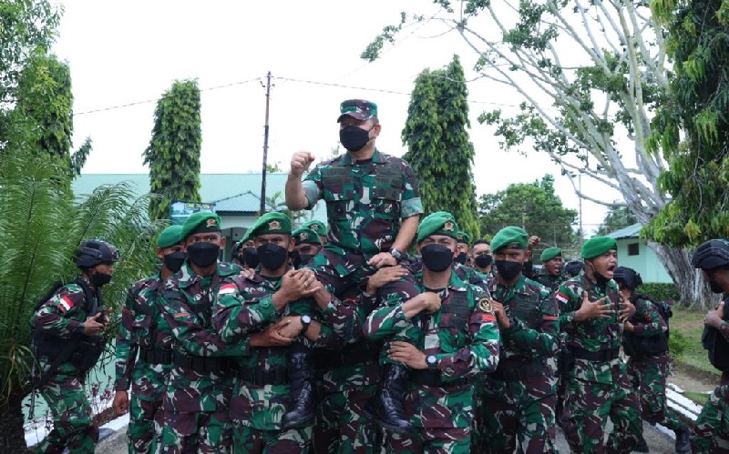 Kunjungi Prajurit TNI AD Bertugas di Poso dan Palu, KSAD Jenderal Dudung: Cintai Masyarakat