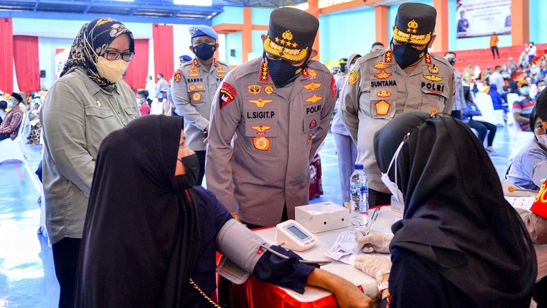 Kapolri Optimistis Akselerasi Vaksinasi Serentak Cegah Lonjakan Covid-19 saat Nataru