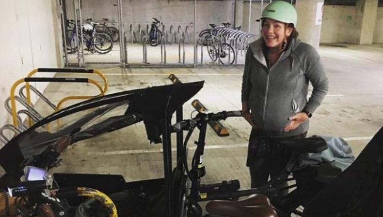 Wow, Anggota Parlemen Ini Naik Sepeda ke RS untuk Melahirkan