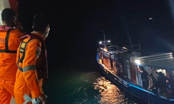 Kapal Mati Mesin Ditemukan di Perairan Takalar, 13 Penumpang Selamat