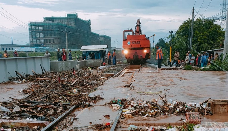 Sempat Tak Bisa Dilalui, Jalur Kereta Api di Selatan Jabar Kembali Normal 