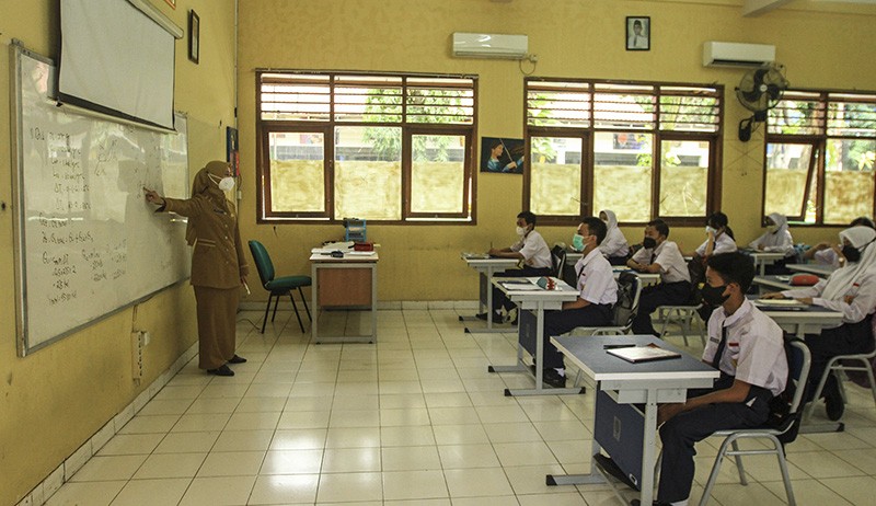 356 Kasus Covid-19 Ditemukan di Sekolah Depok, SMA Terbanyak