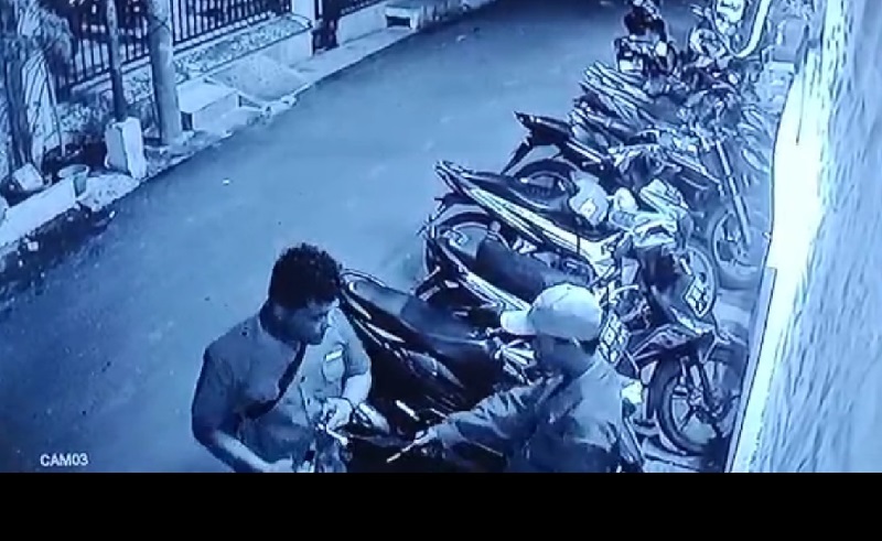 Viral Curanmor di Depan Pesantren Tanjung Priok, 2 Pelaku Gasak Motor Dalam 1 Menit