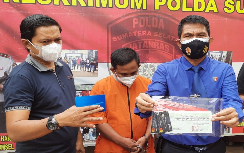 Tipu Nasabah Rp623 Juta, Pria Palembang Ini Beli Pajero dan Kabur ke Jakarta