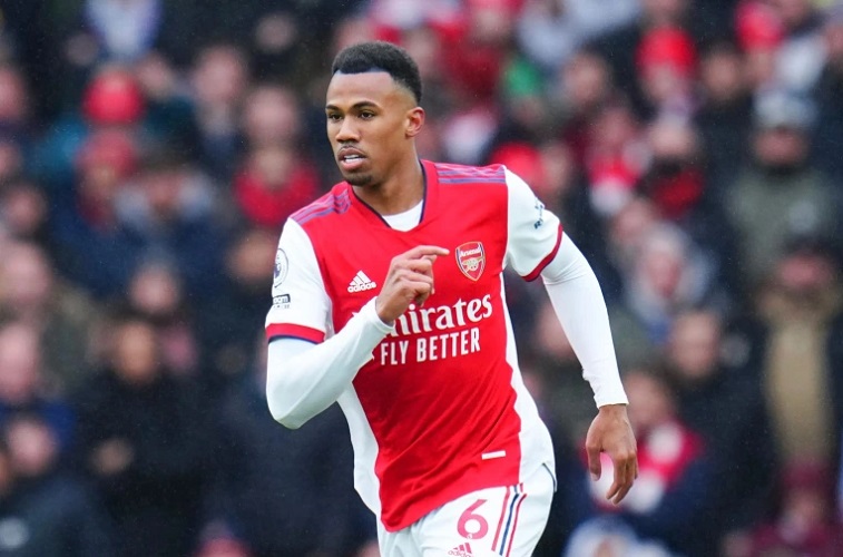 Bak Petinju, Bek Arsenal Ini Hajar Perampok di Rumahnya hingga Kabur