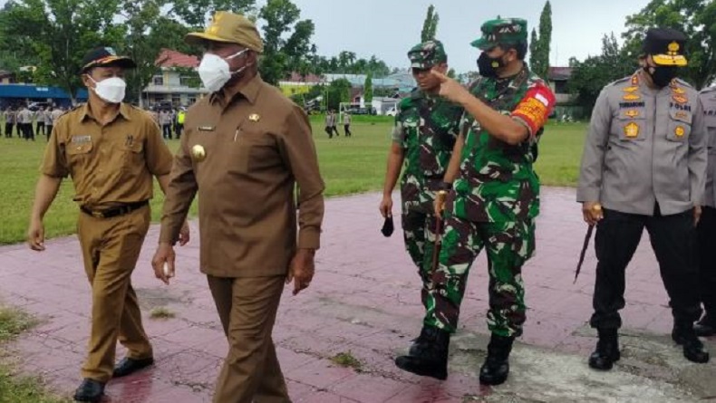 Gubernur Papua Barat Dominggus Mandacan Kaget 70% ASN Ternyata Belum Divaksin