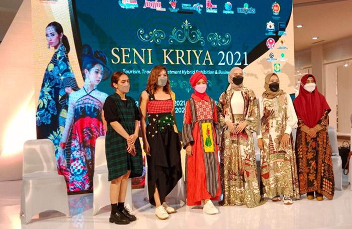 8 Desainer Jogja Pamerkan Rancangan Busana di AIRA Fashion on The Spot 2021 