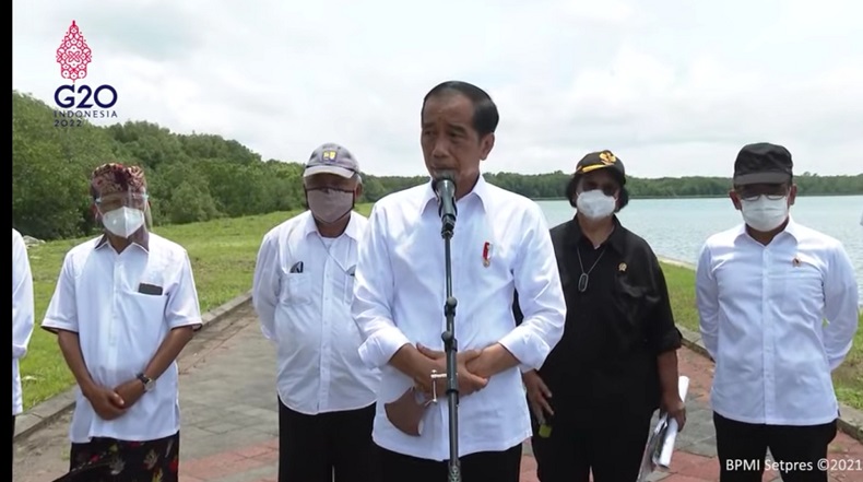 Tinjau Hutan Mangrove di Bali, Jokowi Tegaskan Komitmen Hadapi Perubahan Iklim