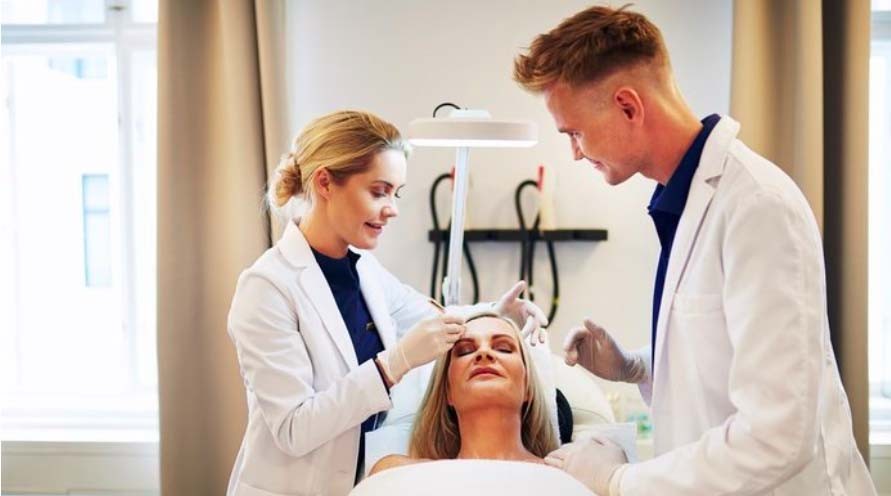 Waspada Keasyikan WFH Kerutan di Wajah Bertambah, Ini Solusinya