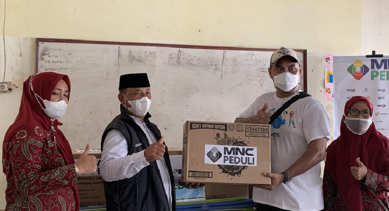 Pacu Cakap Digital, MNC Peduli Salurkan Komputer ke SD di Bekasi