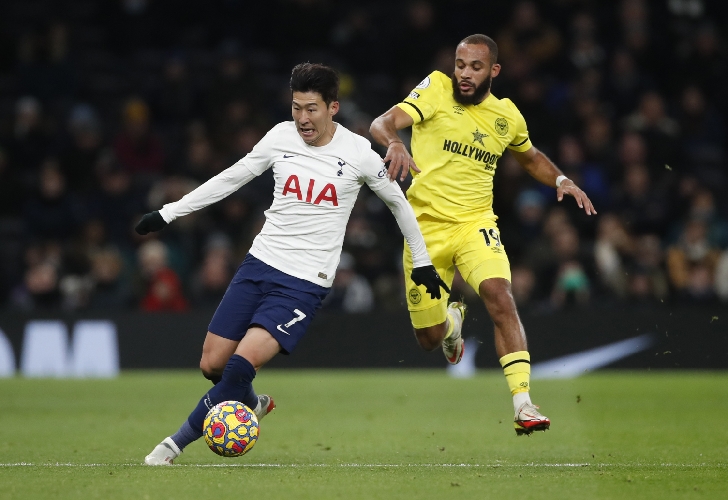 Diwarnai Gol Bunuh Diri, Tottenham Hajar Brentford