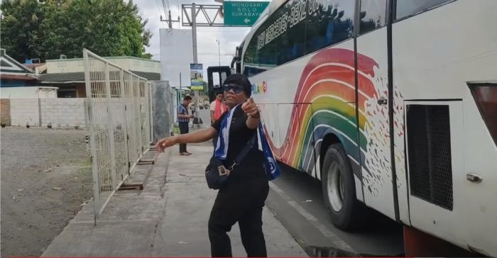 Gara-Gara Dicap Gembel, Pria Ini Putuskan Bangun Bisnis Hingga Sukses Jadi Juragan Bus AKAP