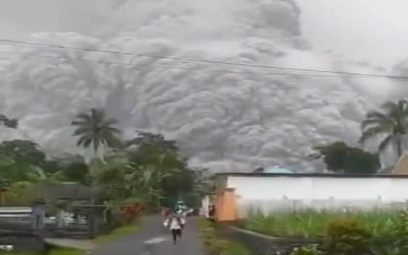 Begini Penjelasan Ahli Vulkanologi ITB soal Erupsi Gunung Semeru yang Tiba-tiba