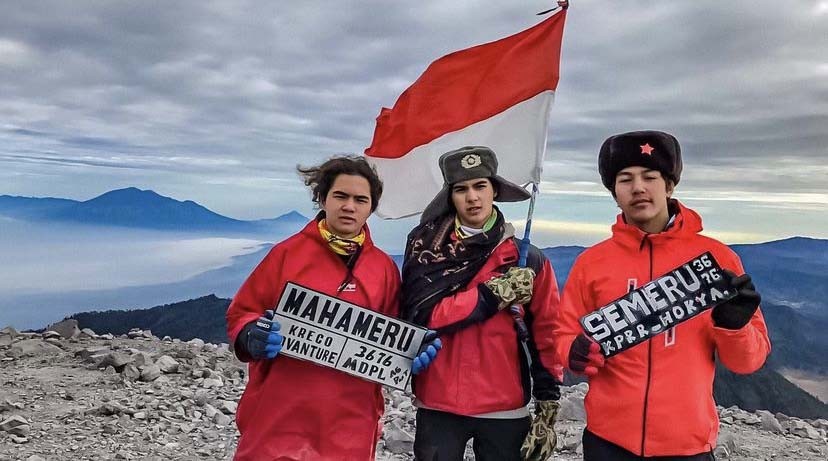 Gunung Semeru Erupsi, El Rumi Kirim Doa: Al Fatihah untuk Warga Lumajang 