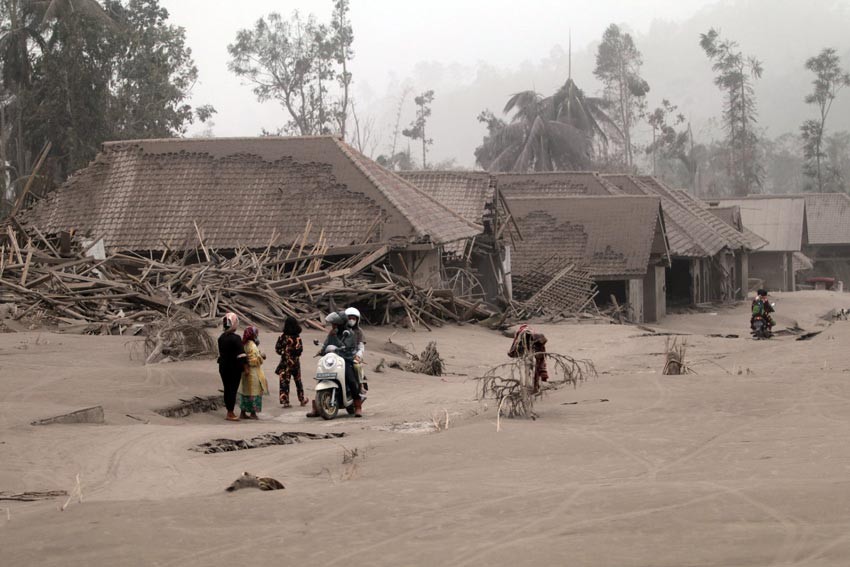 Kemenkominfo Percepat Perbaikan Jaringan Komunikasi Pascaerupsi Gunung Semeru 