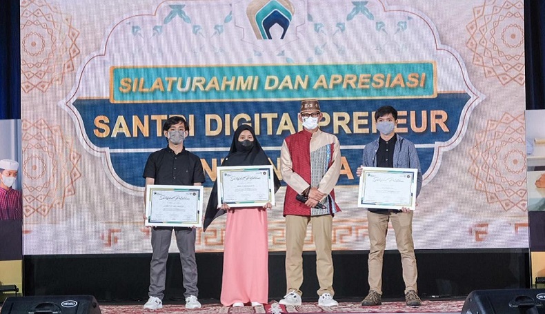 Santri Digitalpreneur Bidik 1.000 Pesantren, Menparekraf: Santri Jadi Lokomotif Ekraf dan Ciptakan Lapangan Kerja