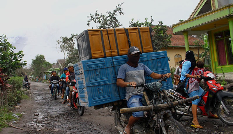 2.004 Orang Mengungsi akibat Erupsi Gunung Semeru, Tersebar di 19 Titik