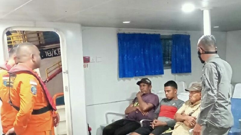 Kapal Mati Mesin di Perairan Maluku Tenggara, Bapak Anak Terombang-ambing Seharian