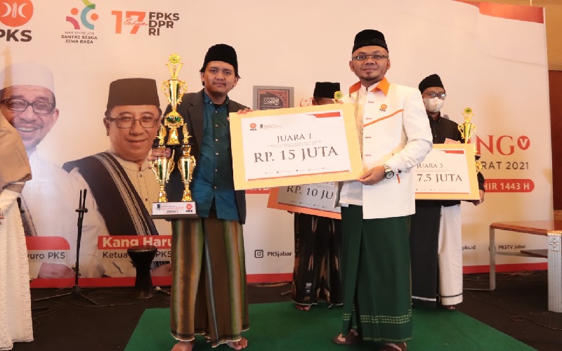 Santri Ponpes Dararul Ihsan KBB Juara Lomba Baca Kitab Kuning Tingkat Jabar 2021