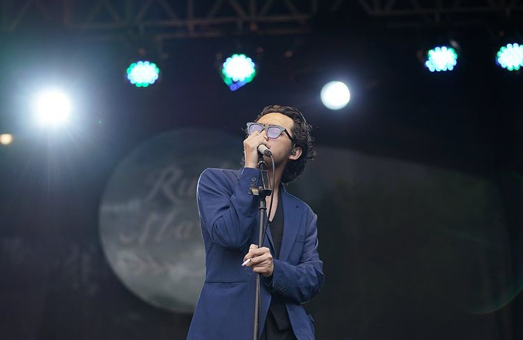 Profil dan Album Pamungkas, Pernah Menderita Tuli Semasa Kecil