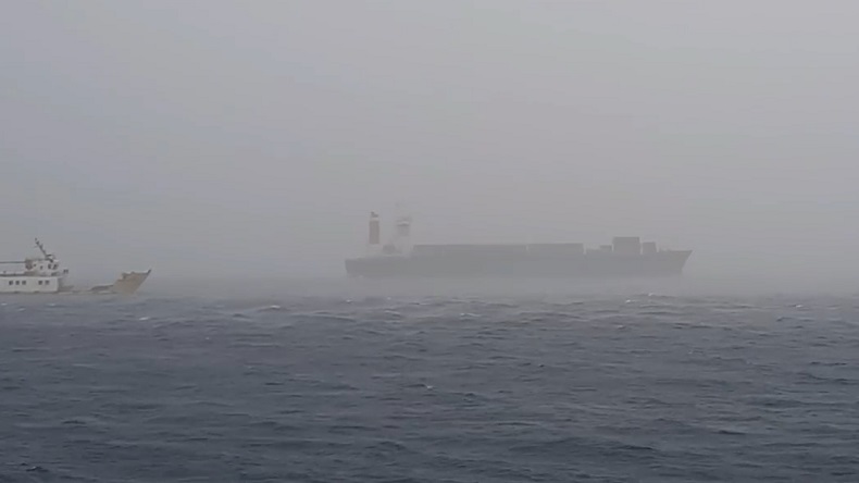 Gelombang Tinggi hingga 6 Meter, Aktivitas Pelayaran di Maluku Utara Ditunda