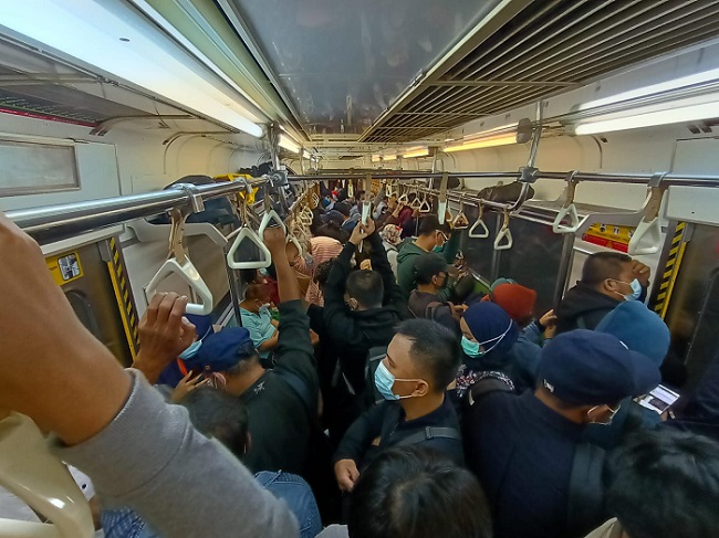 Penumpang KRL di November Tertinggi Tahun Ini, Jabodetabek Tembus 12,4 Juta Orang