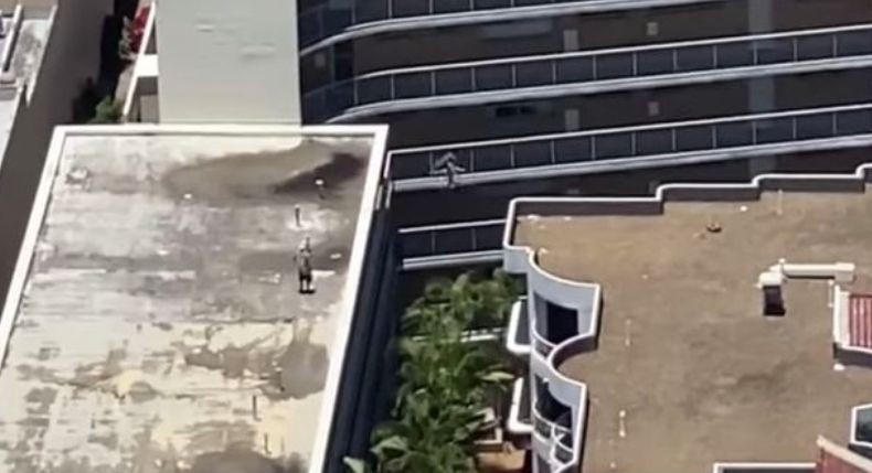 Viral Spiderman di Kehidupan Nyata, Pria Ini Terekam Kamera Lompat Antargedung 