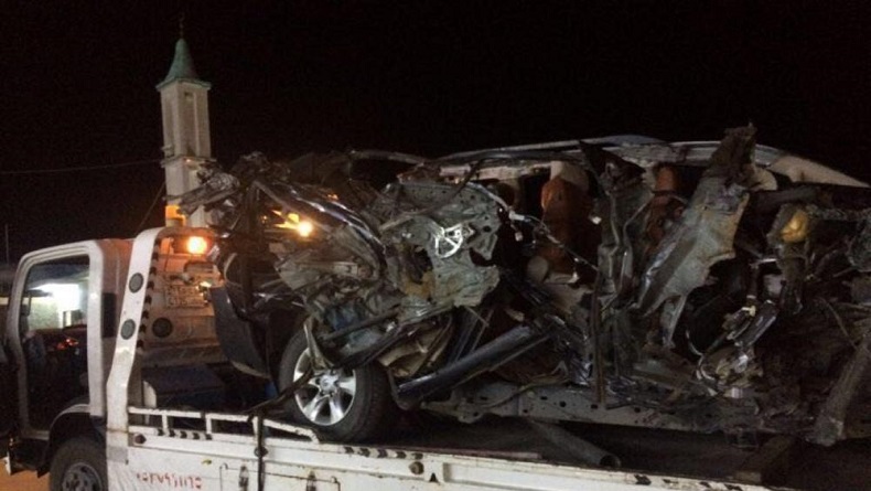 2 Mobil Terlibat Tabrakan Maut, Suami Istri dan 3 Anaknya Tewas
