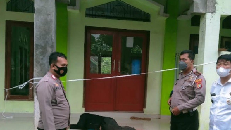 Jasad Pria Ditemukan di Teras Musala Bekasi, Polisi : Kita Lakukan Pendalaman