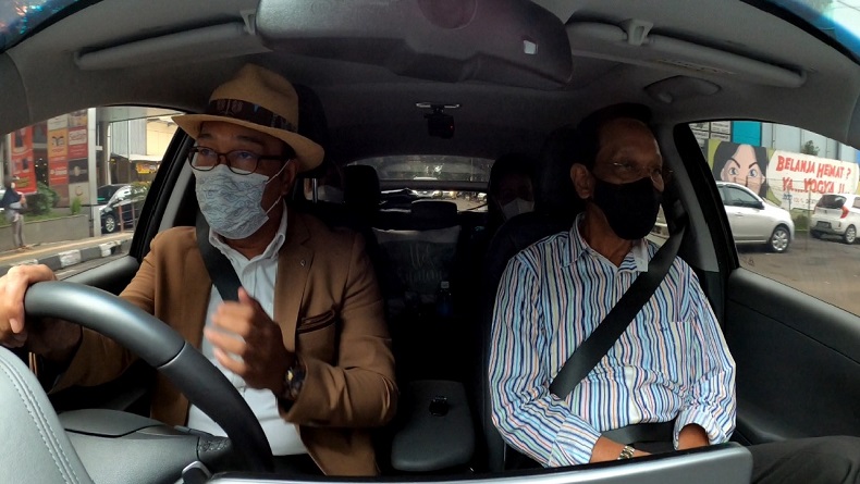Ridwan Kamil Jadi Sopir Pribadi Sri Sultan HB X dan GKR Hemas Bernostalgia di Bandung
