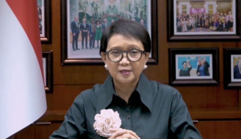 WNI Dilarang Bepergian ke Luar Negeri untuk Cegah Varian Omicron