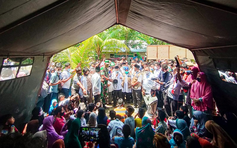 Tinjau Korban Banjir Lombok, Jusuf Kalla: Warga Harus Disiplin, Mulai Perbaiki Selokan 
