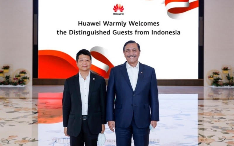 Bertemu Bos Huawei, Menko Luhut Bahas Transformasi Digital dan Energi Terbarukan