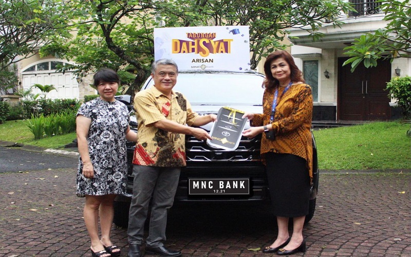 Surprise! 6 Tahun Setia Jadi Nasabah MNC Bank (BABP), Nasabah Asal Karawaci Dapat Toyota Fortuner