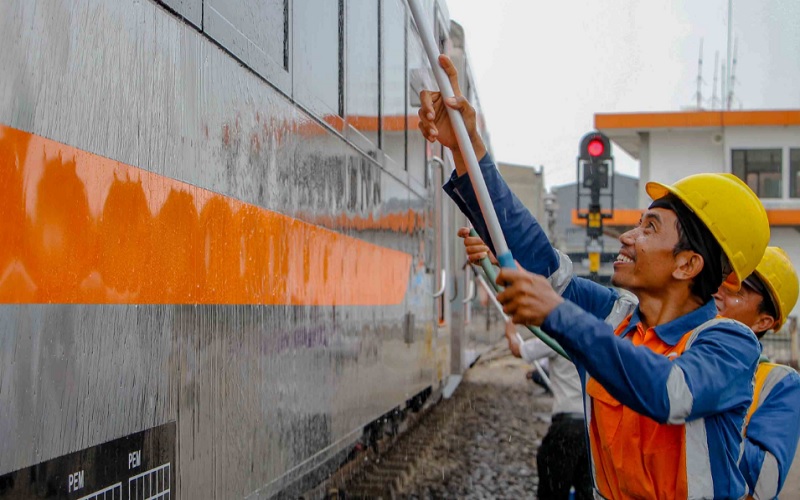 Anak Usaha KAI Buka Lowongan Kerja untuk 6 Posisi, Mulai dari Barista hingga Cleaning