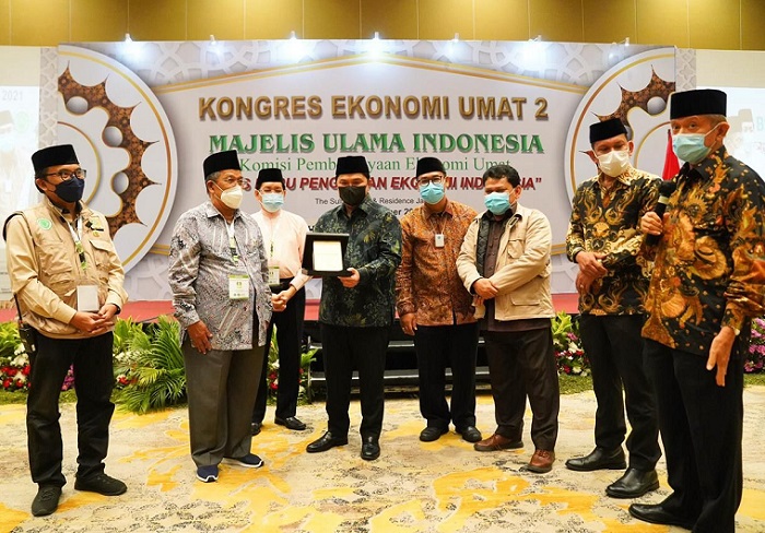 Erick Thohir Raih Penghargaan Penggerak Ekonomi Syariah Dari MUI 