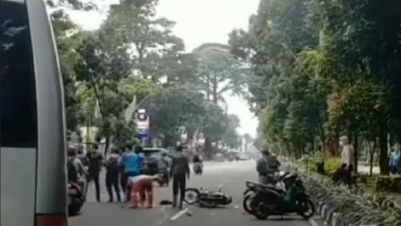 Nenek Tertabrak Motor saat Menyeberang di Jalan Raya Pajajaran Bogor