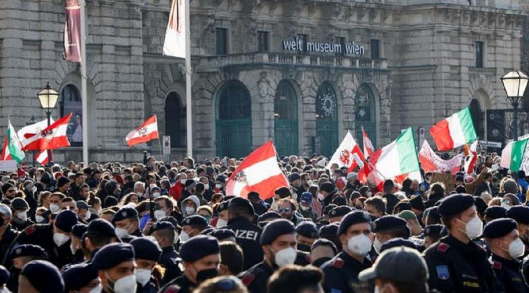 Ribuan Orang Austria Turun ke Jalan, Protes Pembatasan Covid