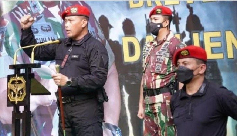Danjen Kopassus Mayjen Teguh Muji Bangga Terima Brevet Anti Teror dari Satgultor 81 