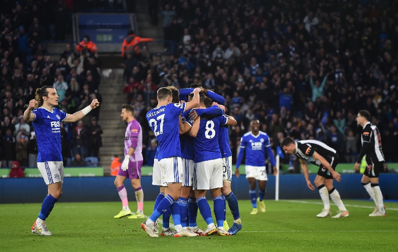Leicester City Beringas, Klub Sultan Newcastle United Dibantai Tanpa Ampun