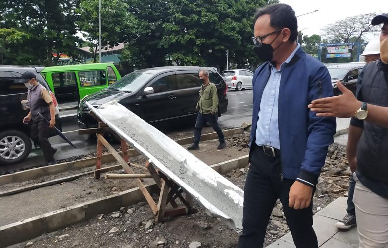 Sidak Pembangunan Pedestrian Jenderal Sudirman, Bima Arya Ultimatum Kontraktor 
