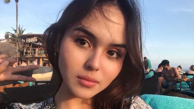 Penuh Haru, Ibu Kandung Laura Menangis saat Jenazah sang Anak Dimandikan