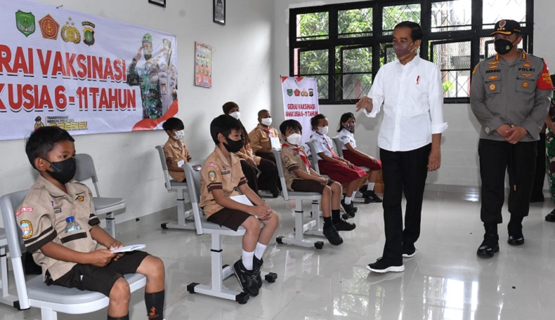 Vaksinasi Anak Dikunjungi Jokowi, Kapolres Jakpus Targetkan 200 Siswa per Hari