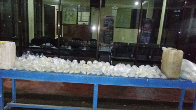 Polres Kotamobagu Amankan Ratusan Liter Miras Cap Tikus