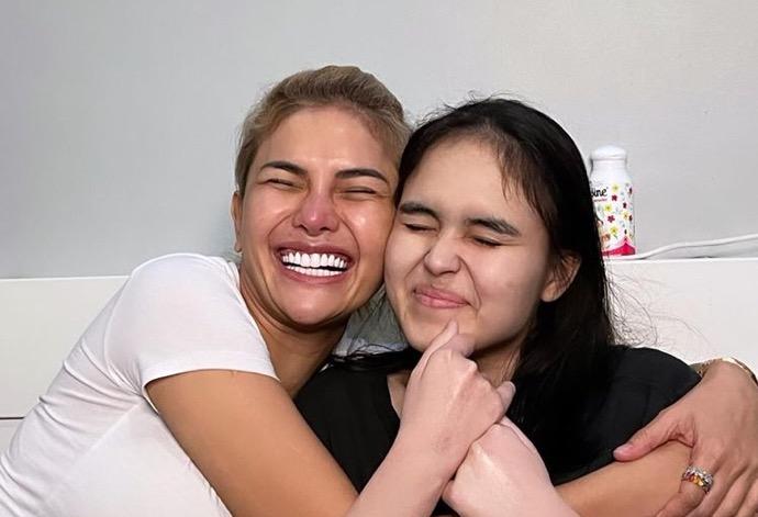 Turut Berduka, Nikita Mirzani Sempat Ingin Bawa Laura Anna Pengobatan di Beijing