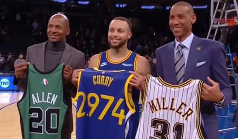 Hasil Lengkap NBA: Stephen Curry Ukir Sejarah, Warriors Gulung Knicks