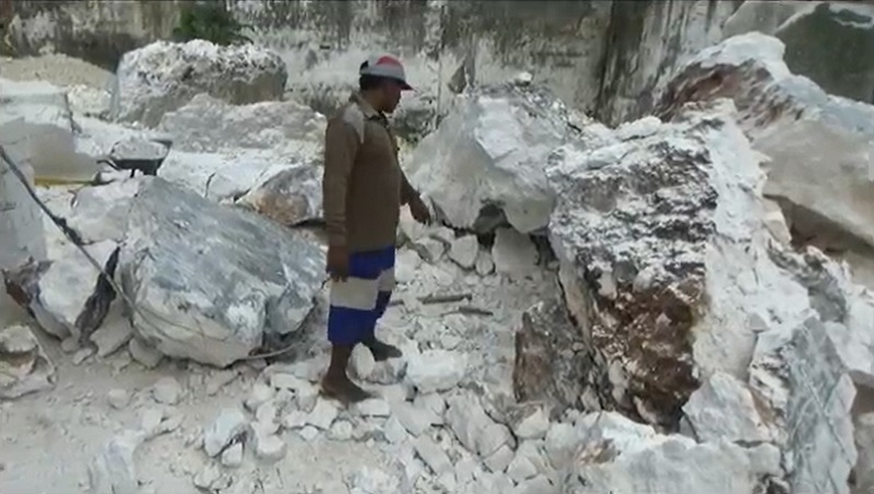 Bongkahan Batu Besar Jatuh Timpa 2 Penambang di Tuban, 1 Tewas 