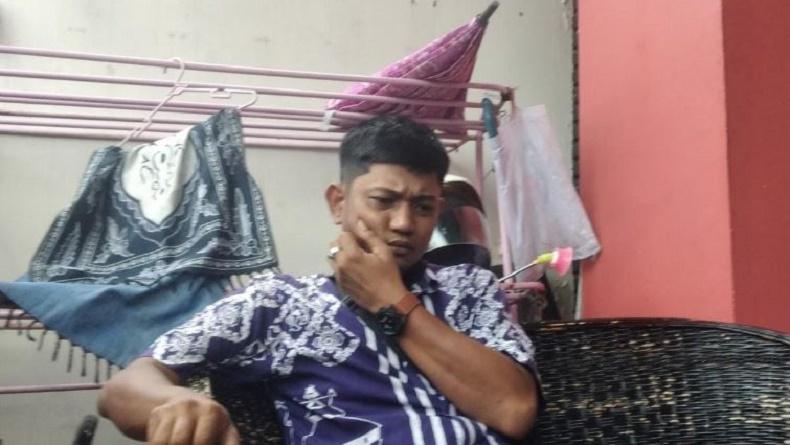 Densus 88 Amankan Sejumlah Handphone saat Geledah Rumah Terduga Teroris di Medan