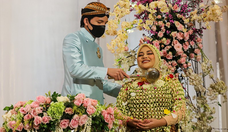 Aurel dan Atta Bocorkan Nama Calon Anaknya di Acara 7 Bulanan