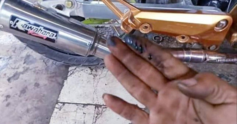 Ketahui Cara Menentukan Takaran Oli Samping Motor 2 Tak